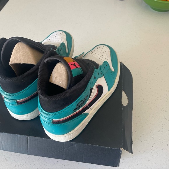 Nike Air Jordan 1 Sneakers South Beach - Picture 8 of 10